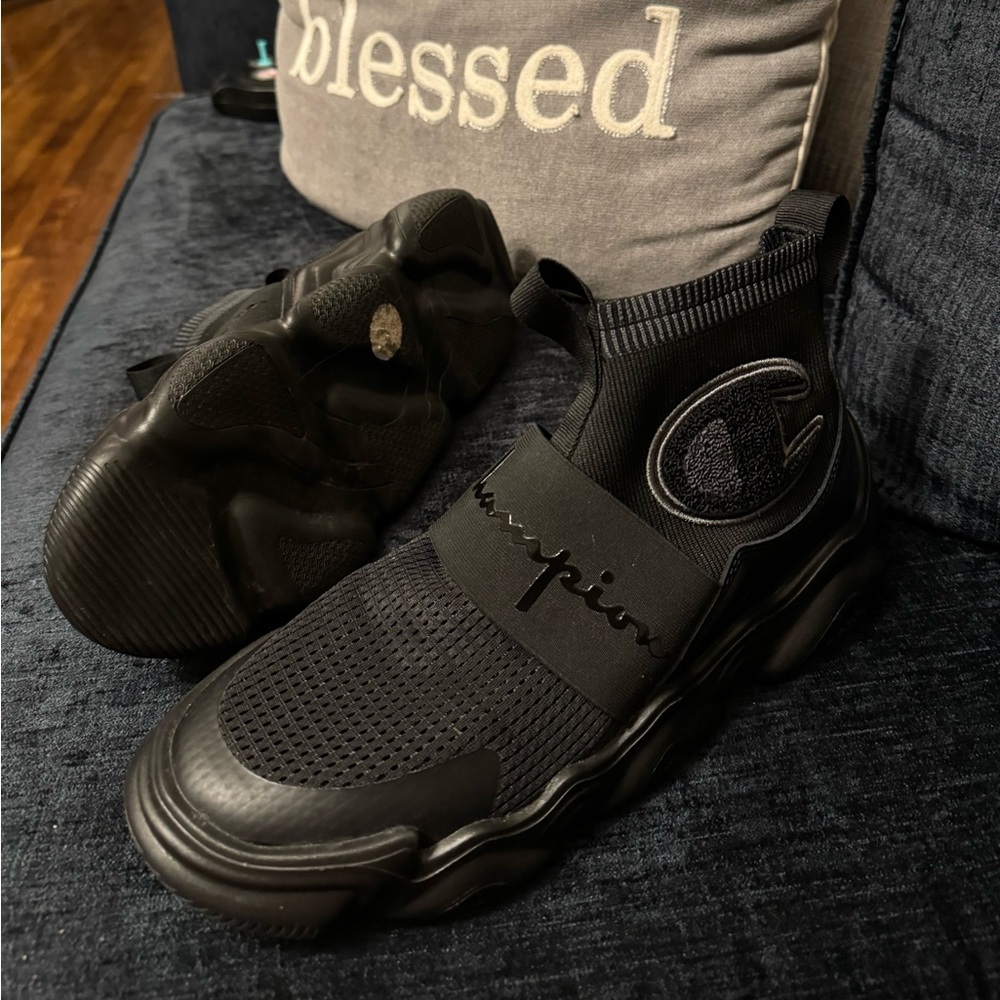 Champion black sneaker barely use🔥
